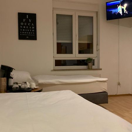 City Studio Am Hauptbahnhof Apartment Heilbronn Exterior photo